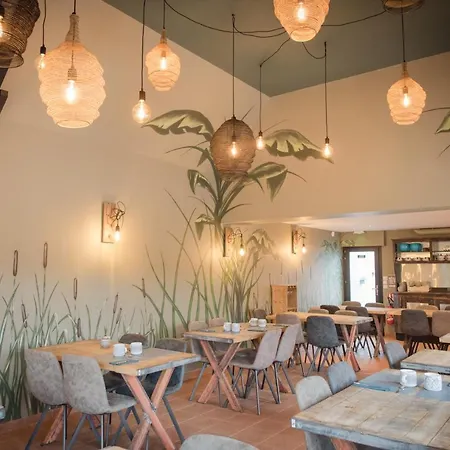 فندق مبيت وإفطار Les Etangs Des Couartes سا جوسْ